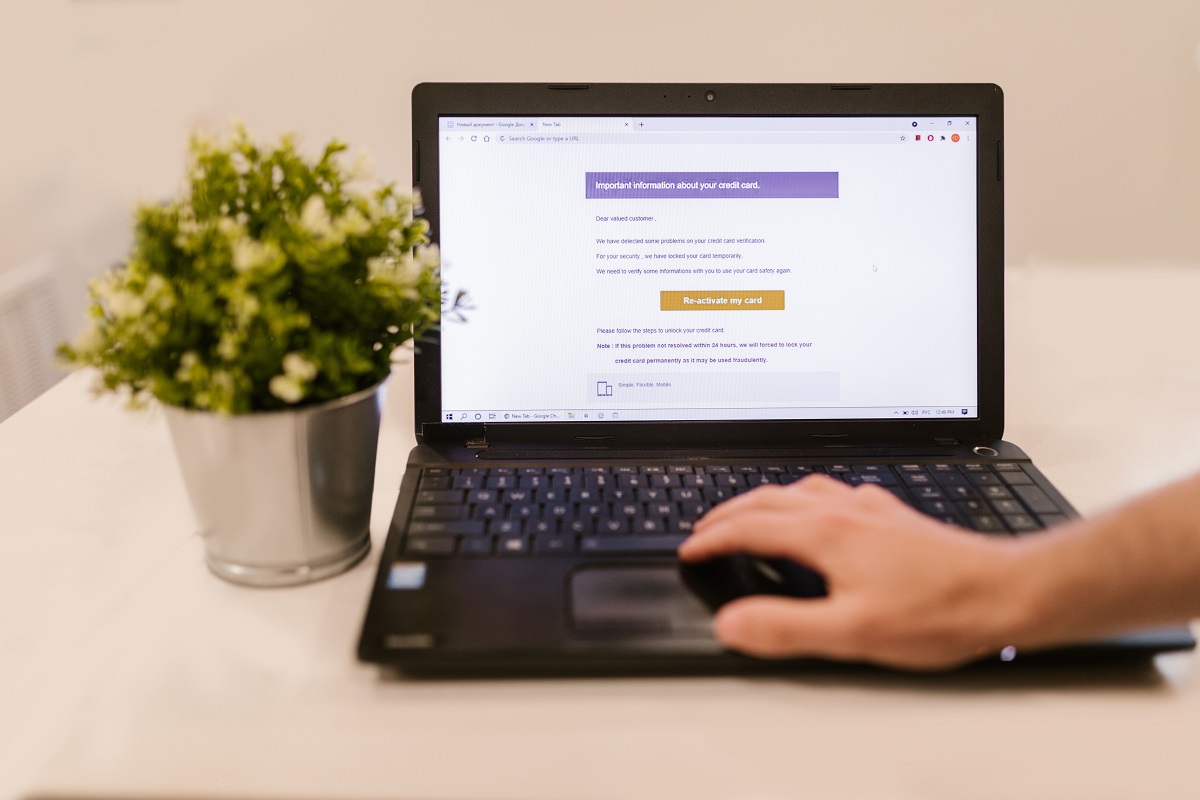 Director filing a company strike-off application online on a laptop